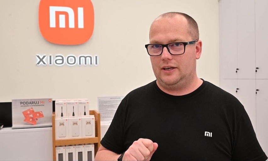 O promocjach opowiada Damian z salonu Xiaomi w Kielcach....