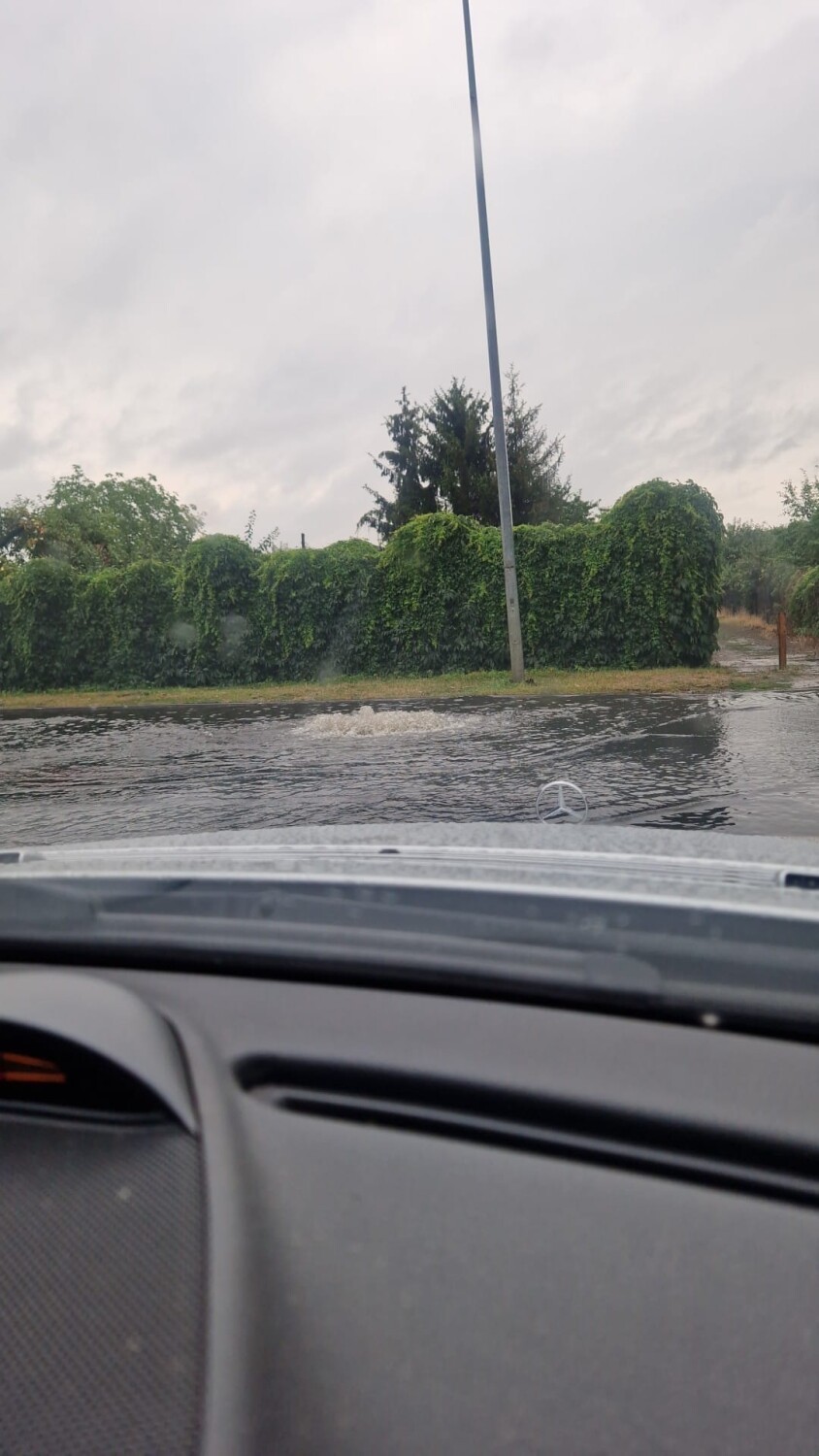 Pleszew. Potężna ulewa przeszła nad Pleszewem. Wenecja po pleszewsku. Ulice jak rzeki i jeziora