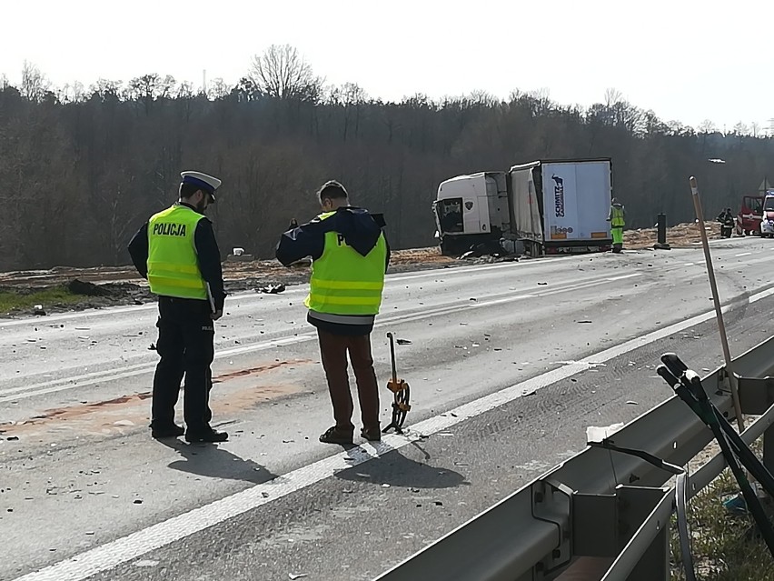 Groźny wypadek w Kozłowie na obwodnicy Świecia. W sobotę (30...