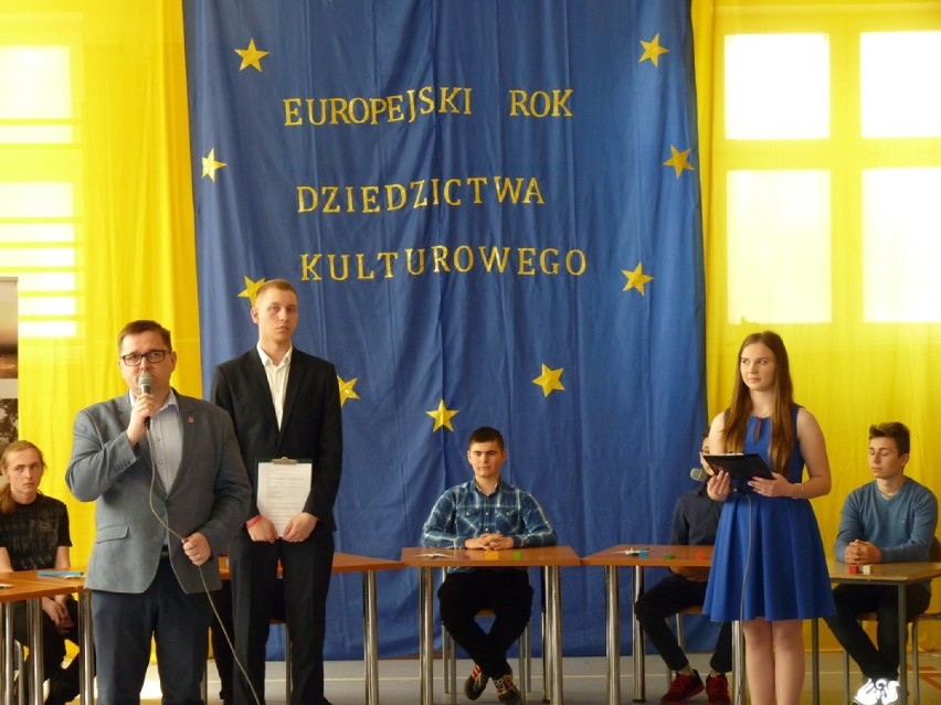 W II LO w Radomsku świętowano Dzień Europejski. Były quizy i tańce [ZDJĘCIA, FILM]