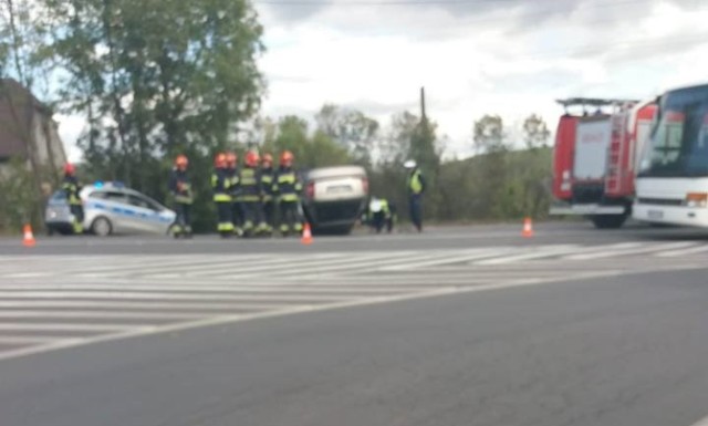 Skoda fabia dachowała na ulicy Wodzisławskiej w Mszanie