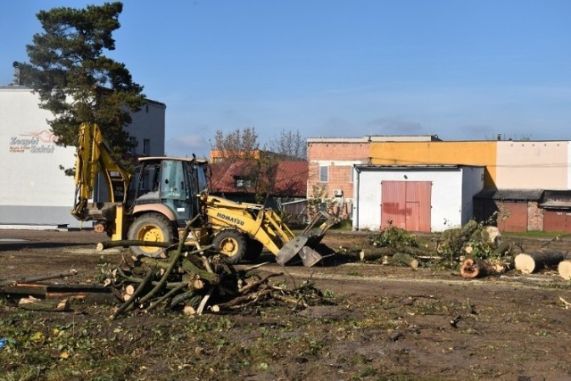 Trwa przebudowa placu przy Samochodówce w Zawierciu w celu przystosowania pod plac manewrowy WORD o. Zawiercie. Przesuwaj zdjęcia w prawo - naciśnij strzałkę lub przycisk NASTĘPNE.