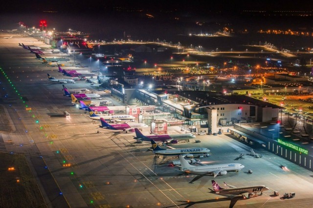 W Katowice Airport oddano do użytku nową halę przylotów, która ma na celu poprawę standardu obsługi podróżnych w okresach wzmożonego ruchu wakacyjnego