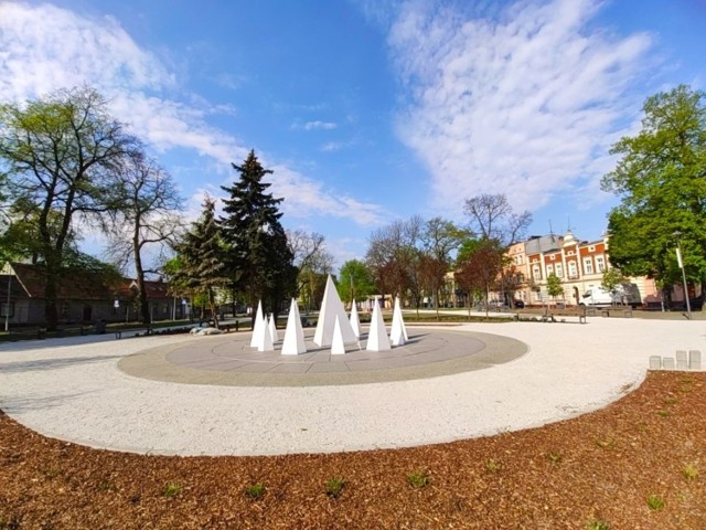 Kościan. Został otwarty po rewitalizacji Plac Wolności. Jest pięknie, zobaczcie zdjęcia