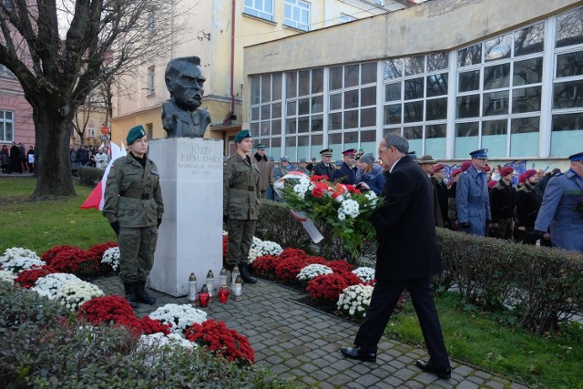 Święto Niepodległości w Przemyślu. Zobaczcie zdjęcia z uroczystości.

Zobacz także: Żołnierze odwiedzili 100-letniego ppor. Tadeusza Lutaka ze Strzyżowa

