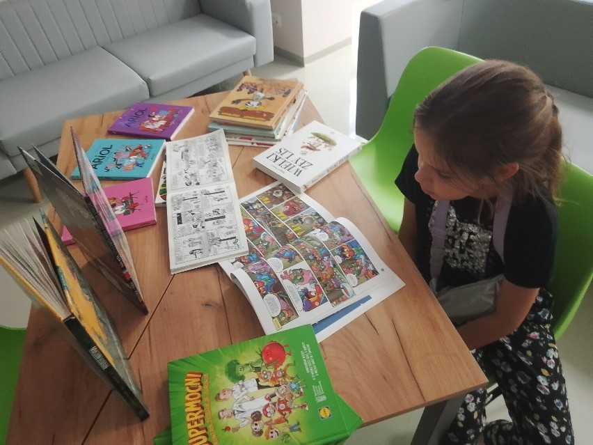 Światowy Dzień Publicznego Czytania Komiksów w bibliotece miejskiej w Zduńskiej Woli
