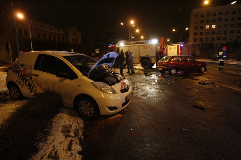Legnica: Ranna kobieta w wypadku na Słowiańskim (ZDJĘCIA)