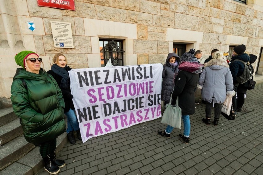 Demonstracja w bydgoskim sądzie. „Sędzio z neo-KRS odwieś togę”