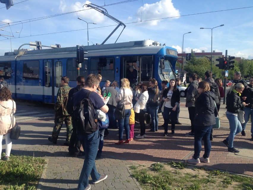 Wypadek na skrzyżowaniu Grota Roweckiego i Kobierzyńskiej....