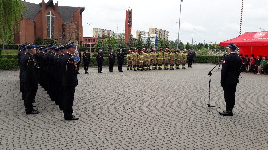 27 maja. Obchody Dnia Strażaka w Koninie. Awansowano 37 strażaków