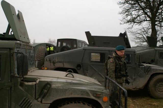 Na poligonie w Biedrusku odbywają się zawody wojsk lądowych o miano najlepszego pododdziału oraz planowe ćwiczenia wojsk zmechanizowanych