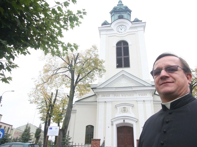 Gdy złodzieje buszowali po plebanii, ks. Grzegorz Gogol odprawiał mszę