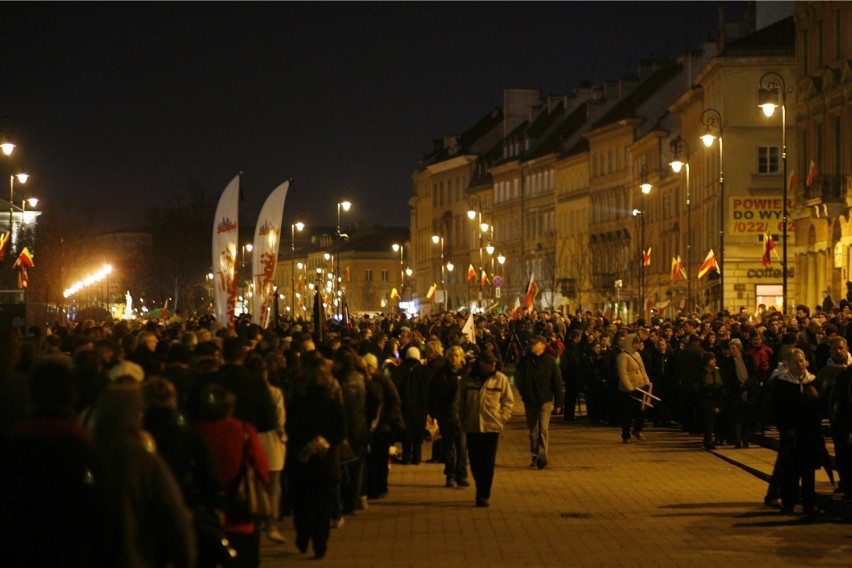 Dziewięć lat temu setki tysięcy osób żegnały prezydenta Lecha Kaczyńskiego i jego żonę Marię