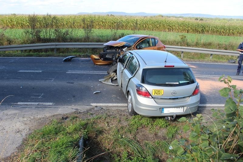 Wypadek w Przeciszowie: trzy osoby zostały ranne [ZDJĘCIA]