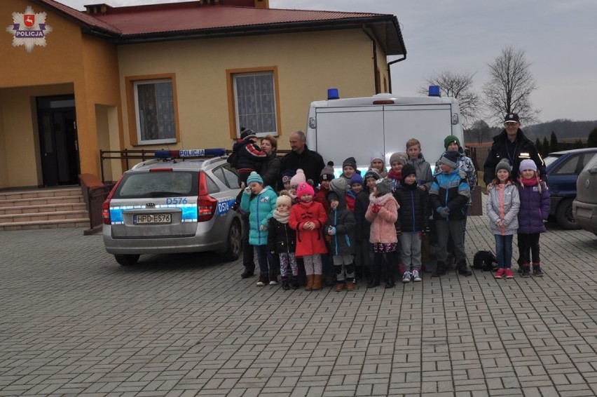 Ferie 2016 w powiecie kraśnickim: Policjanci rozmawiali z dziećmi o bezpieczeństwie ZDJĘCIA, WIDEO