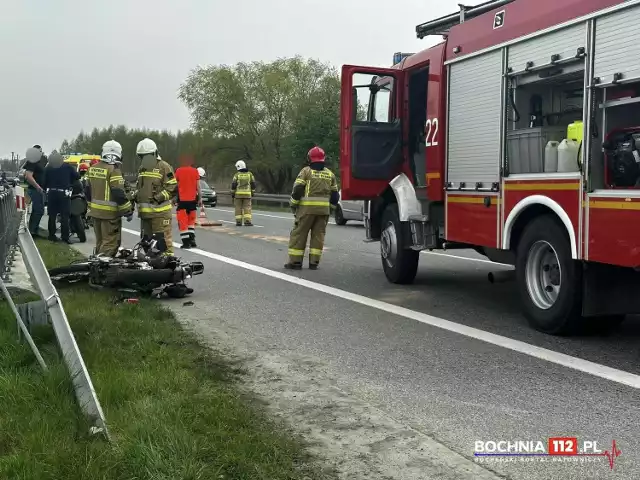 Do wypadku doszło na prosty odcinku DK 94 w Łazach koło Bochni. Trwają działania na drodze, którym towarzyszą utrudnienia w ruchu