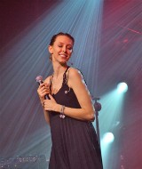 Agata Kujawa z zespołem wystąpiła podczas koncertu galowego "Wielcy Nieobecni" [ZDJĘCIA, FILM]