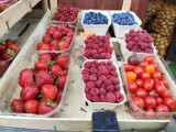 Na straganie w dzień targowy... Co można kupić na Małym Rynku w Zgorzelcu w sierpniu? Ceny warzyw i owoców