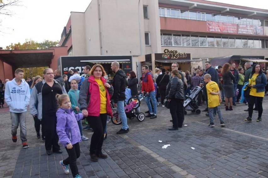 Smaczny i bezpieczny weekend w Łazach: zlot food trucków