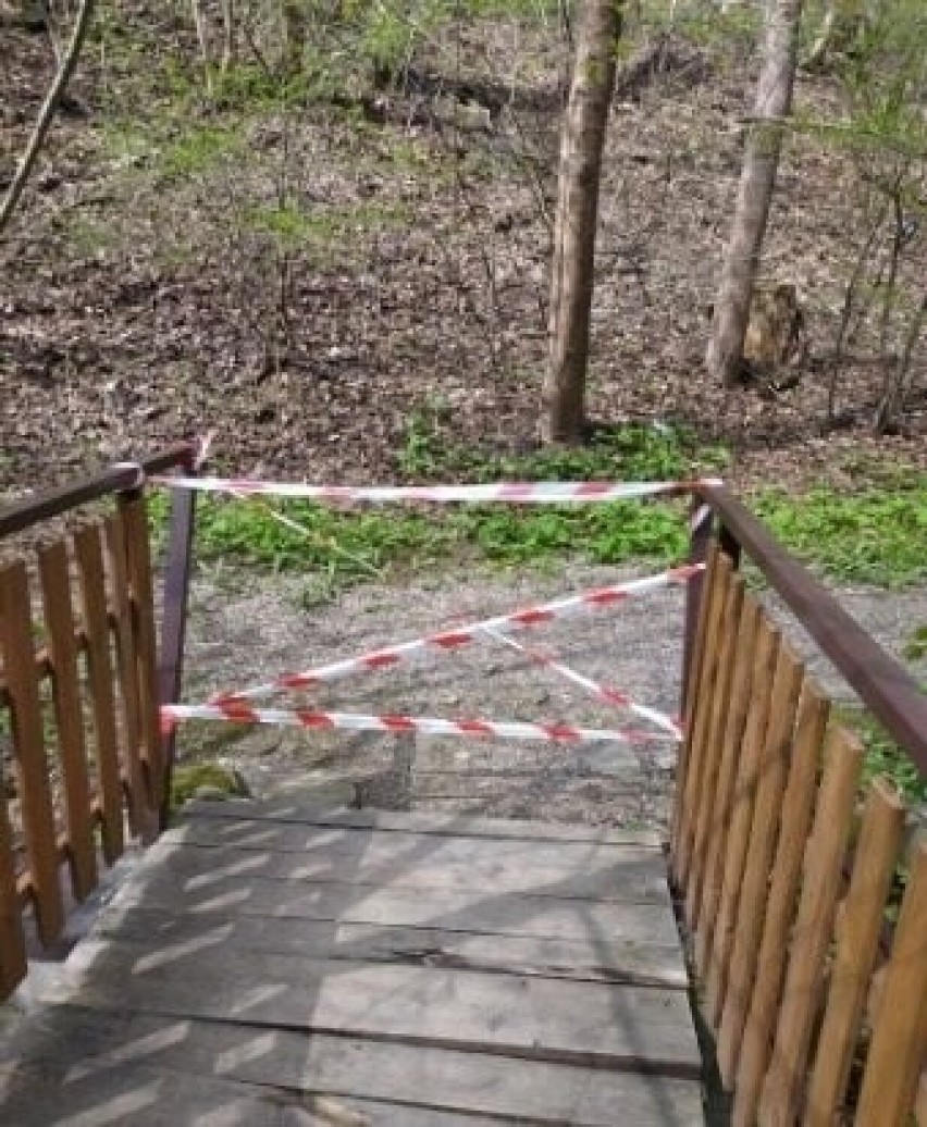 Most w Parku Słotwińskim częściowo się zawalił. Został...