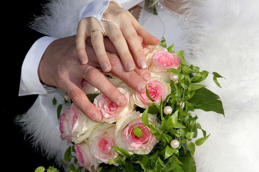 Pary najczęściej ślubują w sierpniu (magiczna literka "r" w...