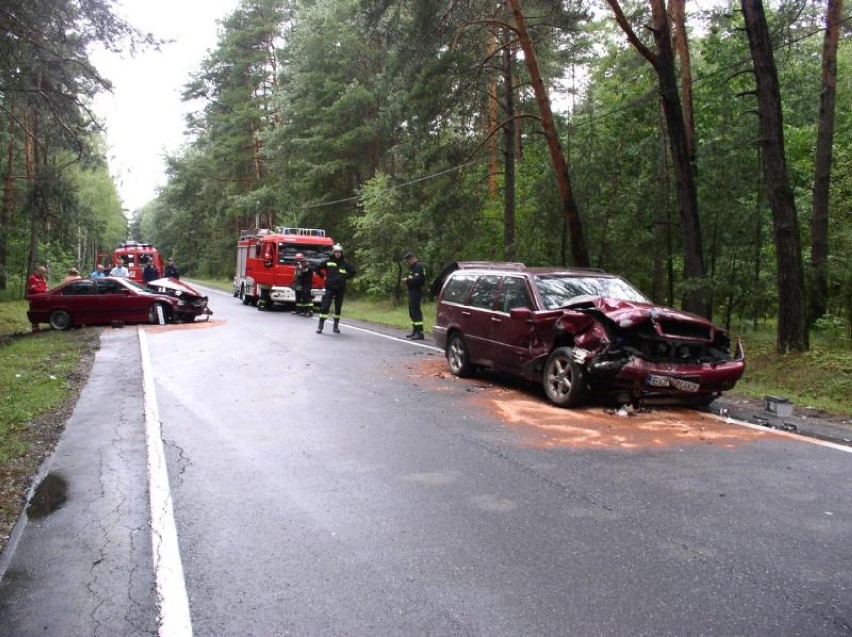 Studzianna. Zderzenie volvo z bmw. Jedna osoba ranna