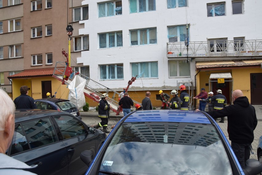 Wypadek w Tarnowie. Zerwała się winda z robotnikami [ZDJĘCIA]