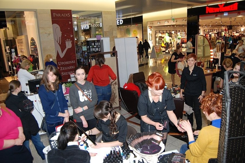 Zamość: Dzień Kobiet z Dorotą Gardias w galerii Twierdza