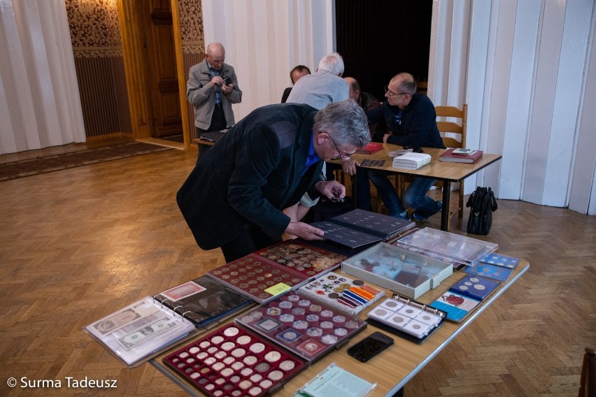 W Stargardzie spotykają się pasjonaci filatelistyki, numizmatyki i nie tylko