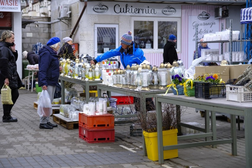 Zakupy na Wielkanoc? Targ w Toruniu zaprasza na jarmark! A już dziś kusi zdrową żywnością