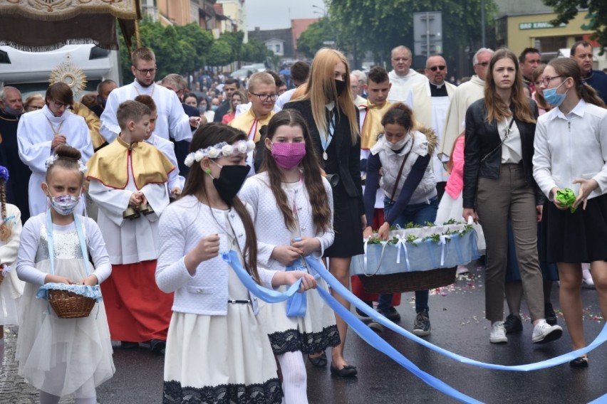 Procesja Bożego Ciała fary i klasztoru w Wągrowcu. Zobacz zdjęcia 