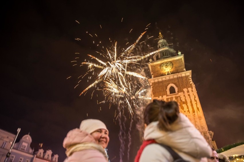 Kraków. Czy można wyjść z domu w sylwestrową noc? Prawnik odpowiada