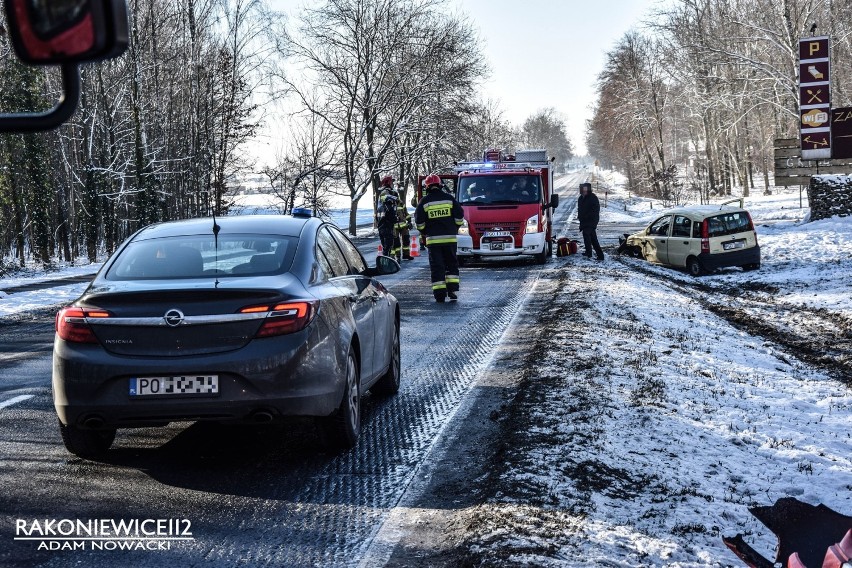 Wypadek na DK 32. Dwa auta zderzyły się na trasie Grodzisk - Rakoniewice