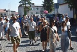 Mieszkańcy Kraśnika udali się na spacer śladami historii miasta średniowiecznego. Zobacz zdjęcia