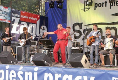 Zespół Mechanicy Szanty wystąpił na paprocańskiej estradzie w sobotę.
