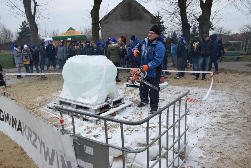 Finał WOŚP w Krzywiniu rozpoczął się od kąpieli morsów [FOTO]