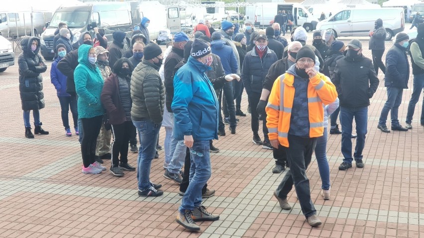 Kupcy ze Strzelec Opolskich protestują przeciwko większej liczbie dni targowych i dzieleniu ich na dwie grupy