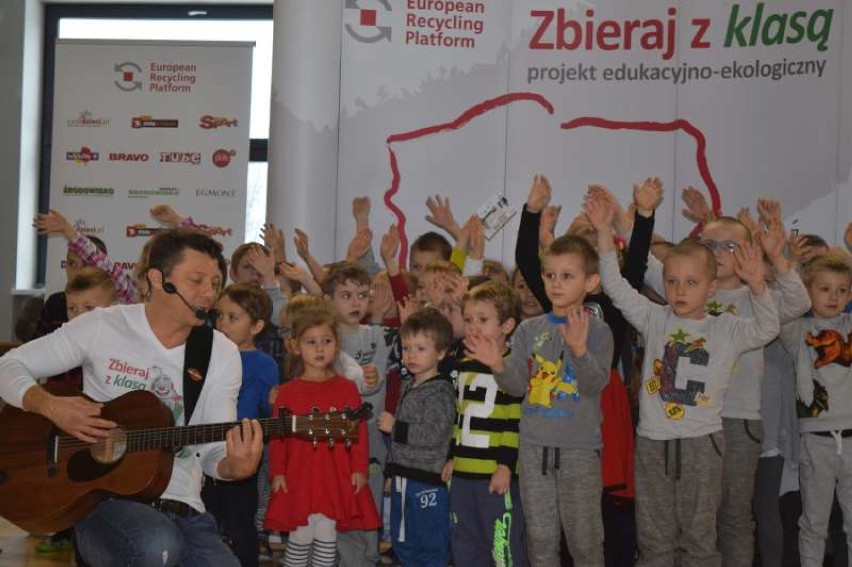 Telewizyjna gwiazda wystąpiła w pleszewskiej Jedynce z koncertem "Zbieraj z klasą"