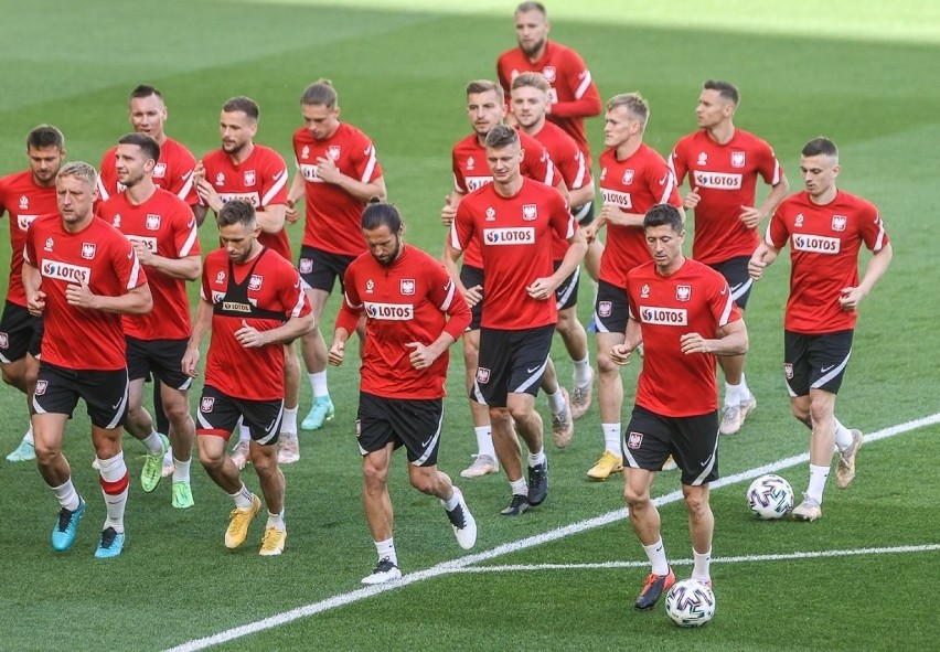 Reprezentacja Polski przygotowuje się do Euro 2020 trenując...