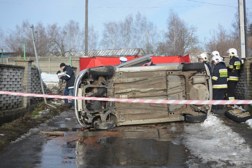 8.02 - Łasin, ul. Dworcowa

Samochód uderzył w ogrodzenie i...