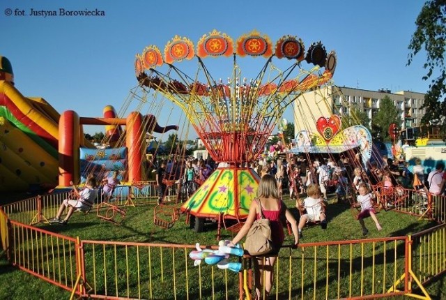 Karuzele &quot;Huśtawka&quot; to frajda dla dzieci :) Fot. Justyna Borowiecka