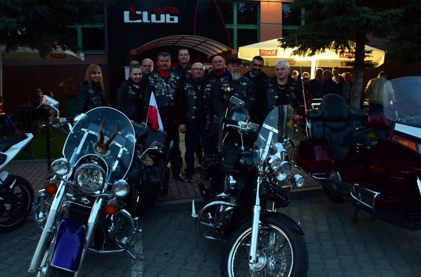 Wiosenne rozpoczęcie sezonu pasjonatów motoryzacji w Krośnie - Nafta Moto Party [ZDJĘCIA]