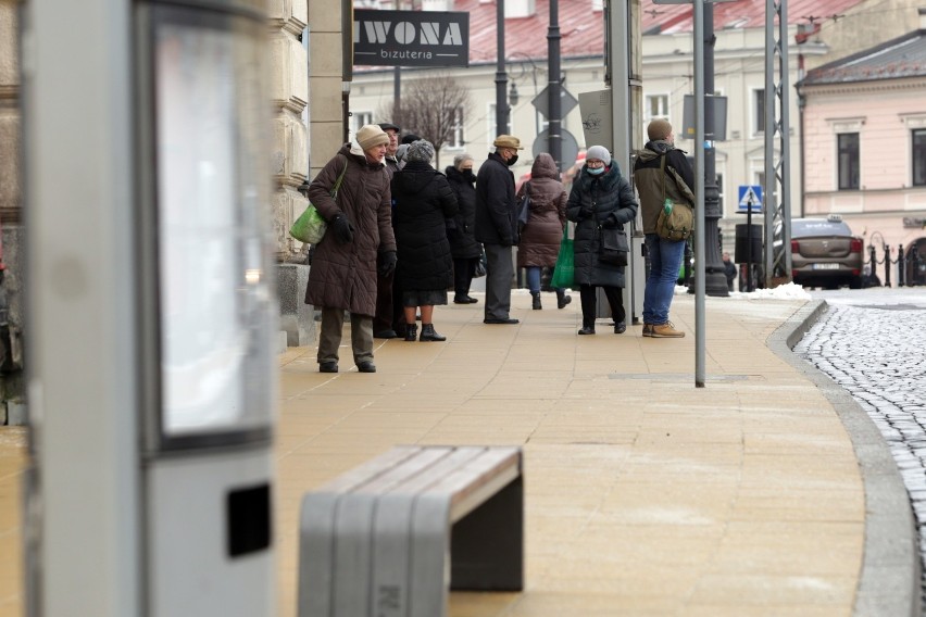 Lublin. Na Lubartowskiej piesi nie będą się już potykać. Kolejny fragment chodnika idzie do przebudowy