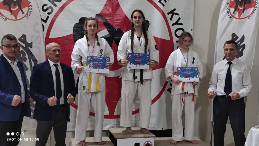 Mikołajkowy Turniej Karate Kyokushin, legniczanie wrócili z medalami
