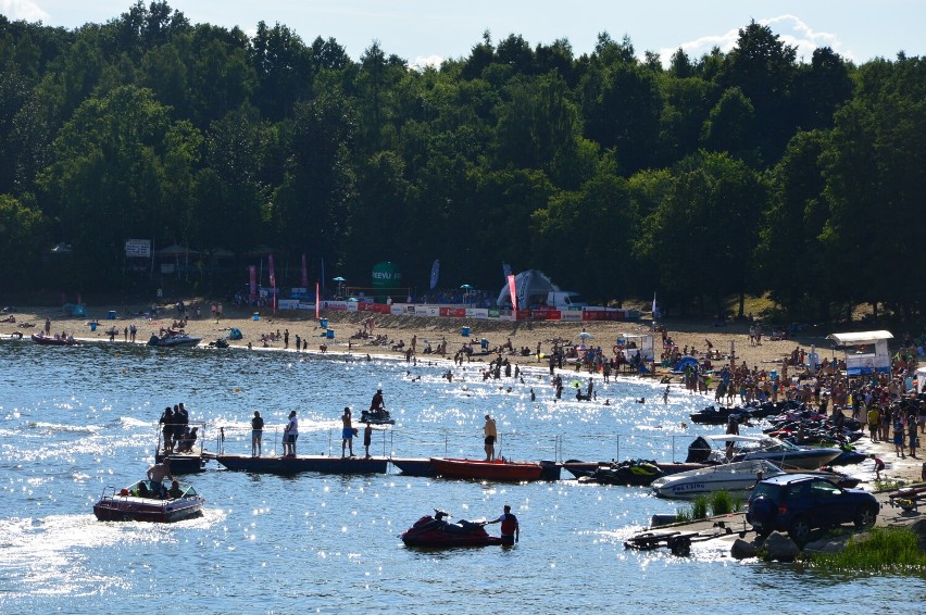 Wielka fiesta nad Jeziorem Nyskim! Piknik, fitness, zawody siatkówki i skuterów wodnych