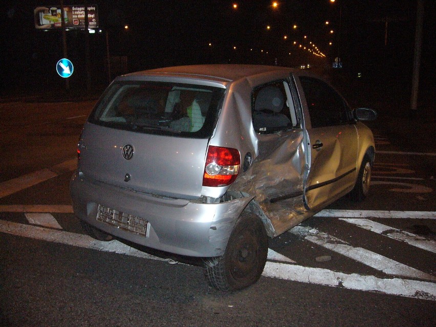 Wypadek na wiślance w Żorach: Volkswagen uderzył w pojazd...