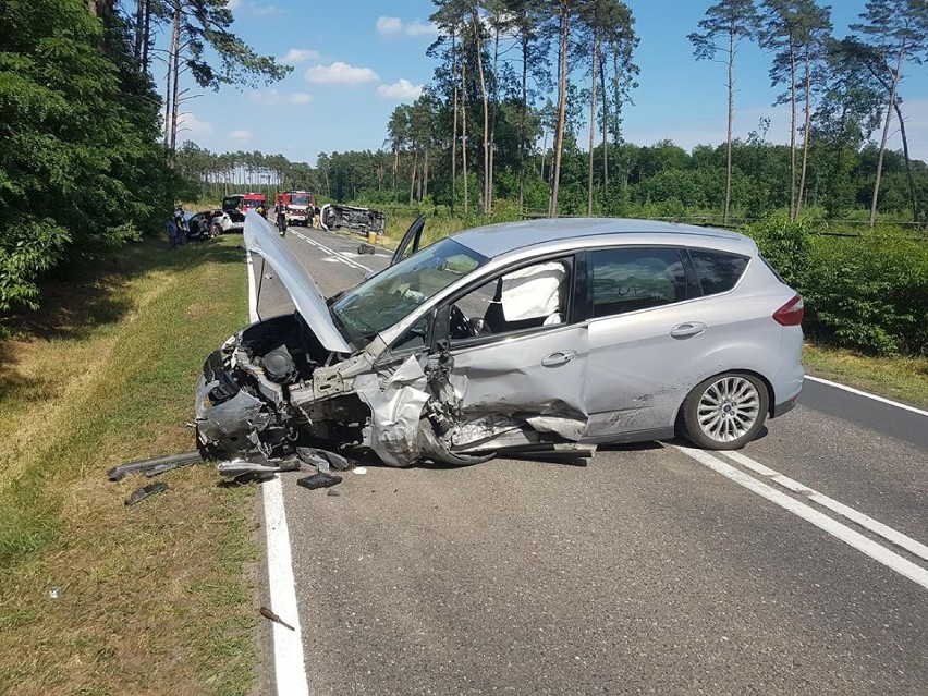 Poważny wypadek na DW307 w okolicach Porażyna