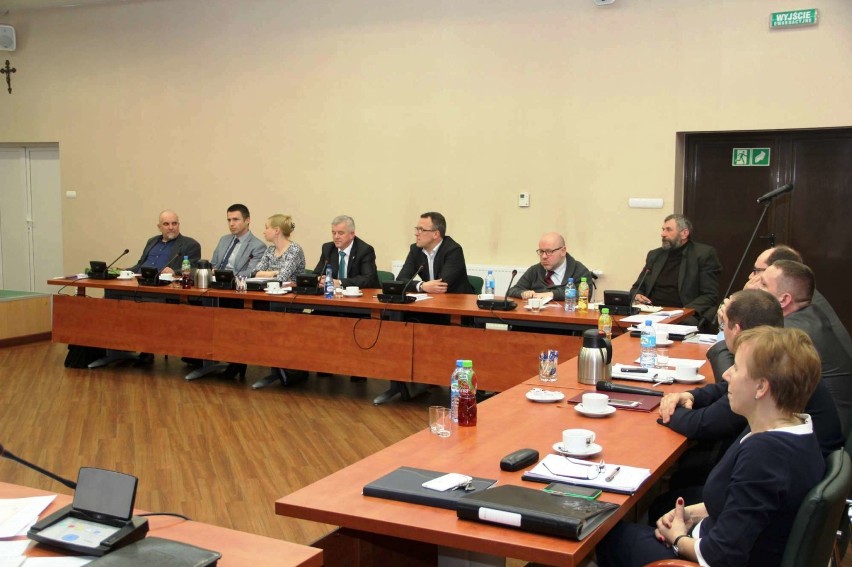 Sesja Rady Miejskiej w Międzychodzie (23.02.2016) - radni...