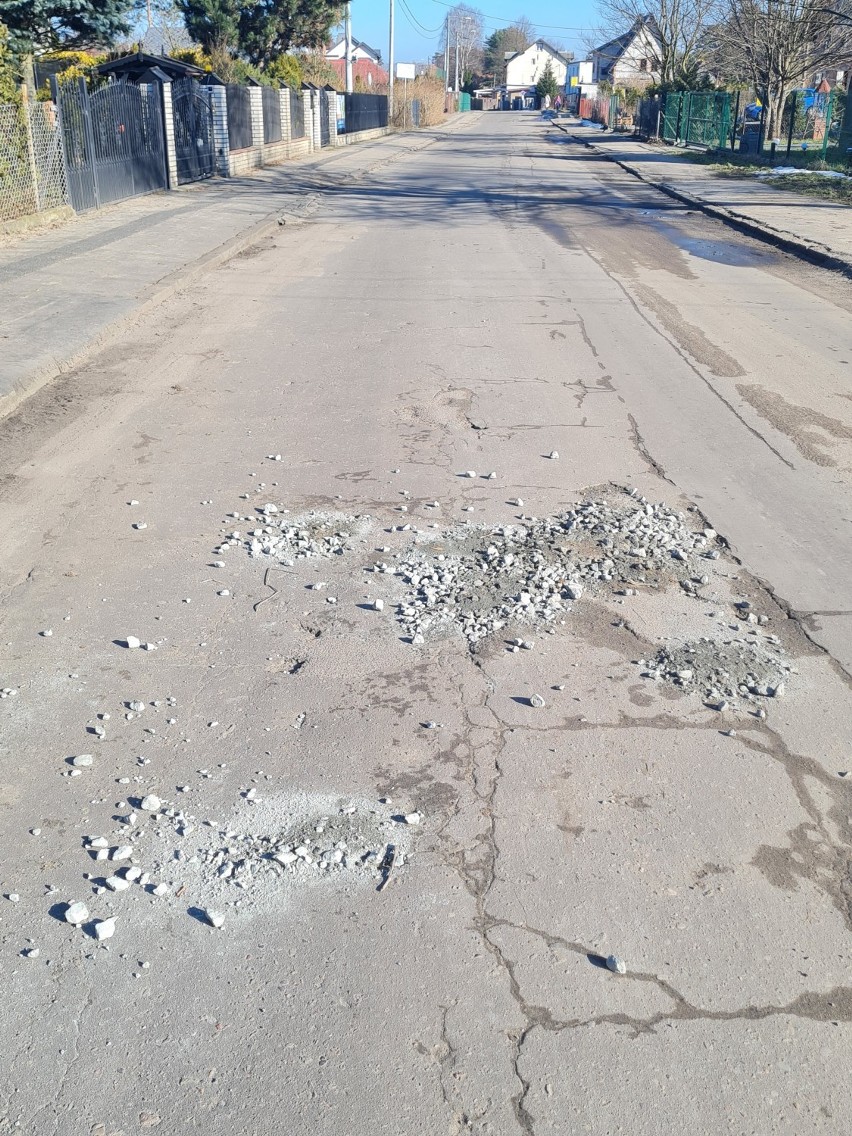 Naprawa dróg w Jantarze. Dziury na ulicach Bursztynowej i Rybackiej "zasypane"