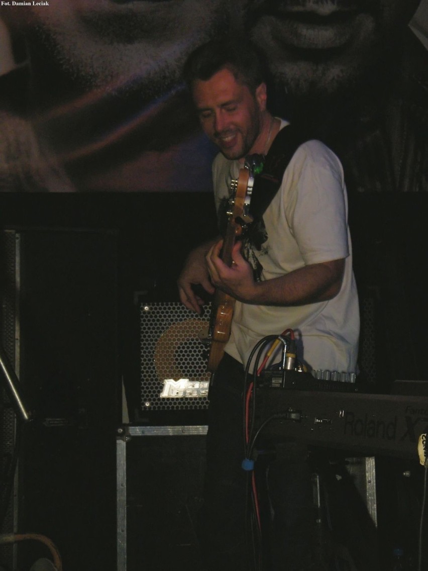 Piotr Żaczek- gitara basowa. Fot. Damian Leciak